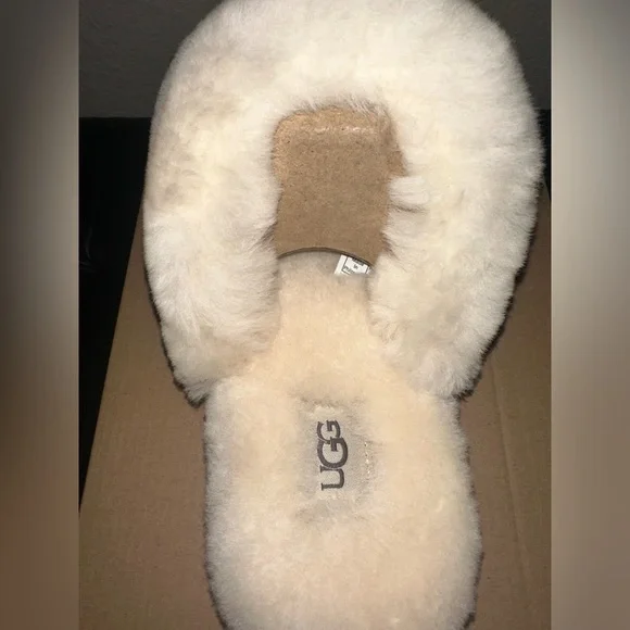 CHARCOAL UGG’s SLIPPERS - Picture 5 of 7